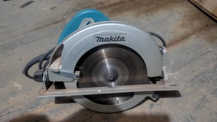 traçador makita pouco uso 