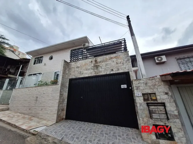 Excelente Casa 2 dormitório(s) em Jardim Atlântico - Florianópolis