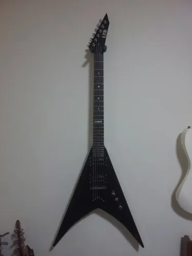 Guitarra LTD/ESP Flying V