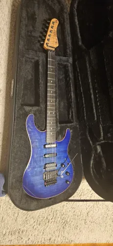 Guitarra Evo Musicmaker custom shop com sustaniac para sustain e feedback infinito