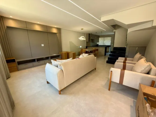 Casa luxo mobiliada para locação na Pampulha.