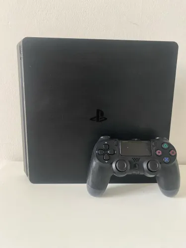 PlayStation 4 slim !!!