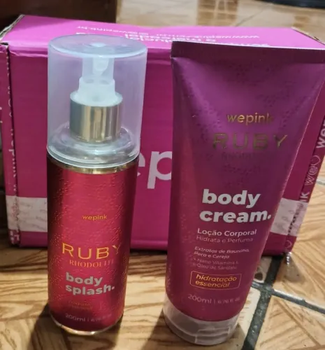 Kit wepink body spray e body cream novos