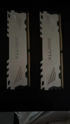 DOIS PENTES DE MEMÓRIA RAM DDR4 8GB 3600MHZ.
