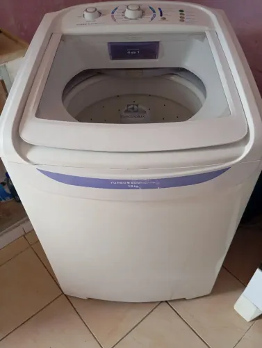 Máquina de lavar roupa Eletrolux 13 kilos