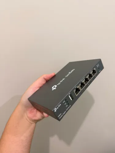 Vendo TP-Link Omada ER605, um roteador VPN Gigabit Multi-WAN