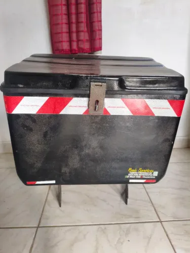 Baú de fibra 70l