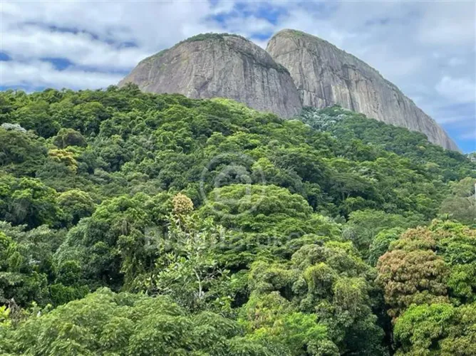 Apartamento 135m2 na Gávea em rua tranquila e vista para muito verde
