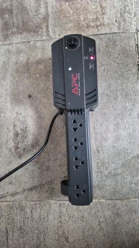 ESTABILIZADOR APC 300 VA