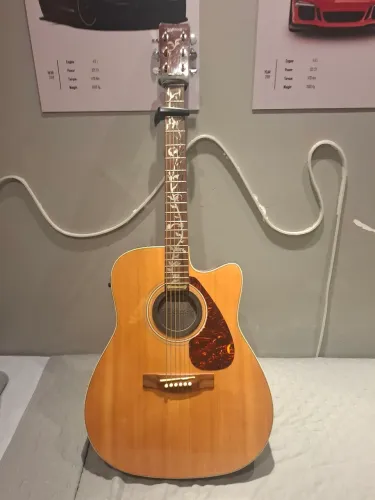 Vendo violao Yamaha FX370C