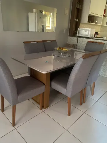 Mesa mdf 6 cadeiras semi nova sem marcas de uso