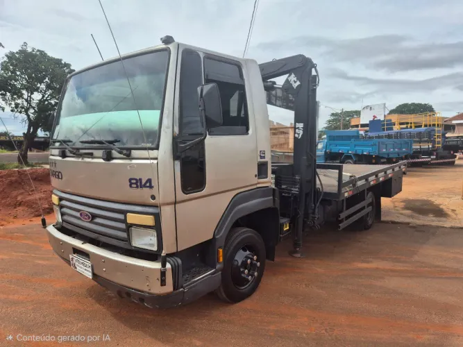 Cargo 814 , Ano 00, Munck 2,0 ton , Ótimo estado.