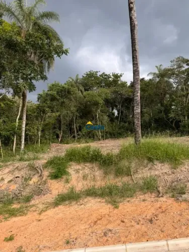 LOTE 638,41m COM FUNDO PARA ÁREA VERDE E VISTA PARA A LAGOA, NA SEGUNDA FASE DO CONDOMÍNIO