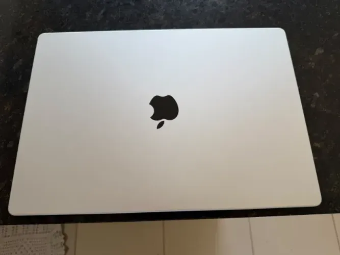 MacBook Pro (16 polegadas, 16GB M1 PRO 1TB)