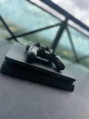PS4 SLIM 1TB