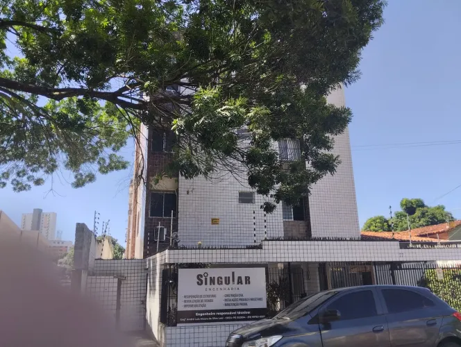 Apartamento nascente, 1 andar, excelente localização, 04 quartos.