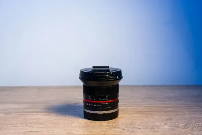 Lente Samyang/Rokinon 12mm f/2 para Sony