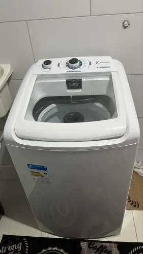 Lavadora de Roupas Electrolux 9kg 10 Programas de Lavagem Branco Efficient Care LED09