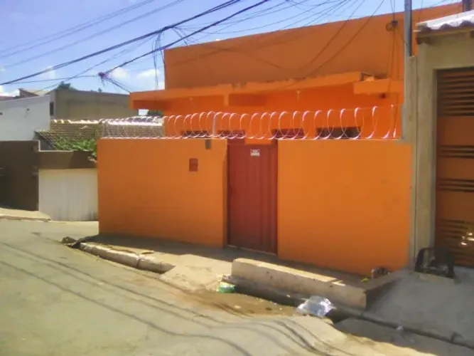 Alugo kitnet no bairro Bela Vista