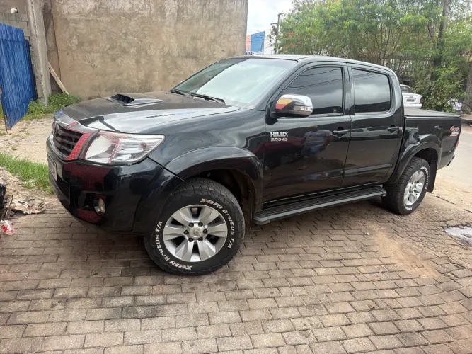 Toyota Hilux CD SRV D4-d 4X4 3.0 TDI Diesel AUT 2013