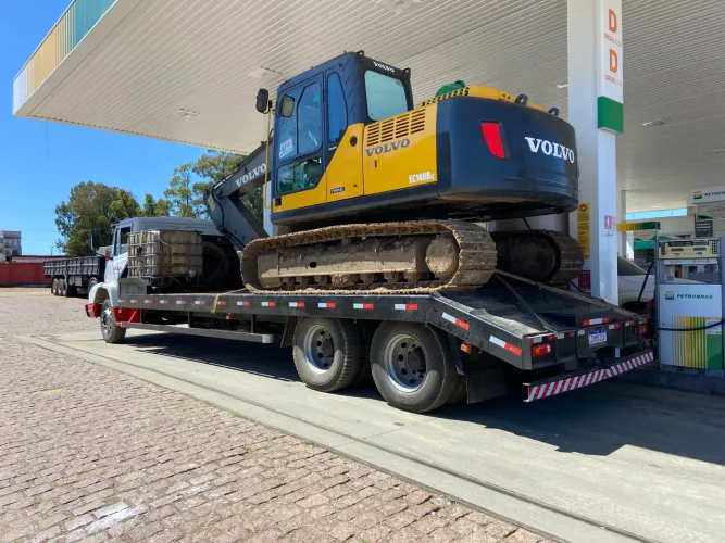 Caminhão Mb 2325 traçado prancha plataforma