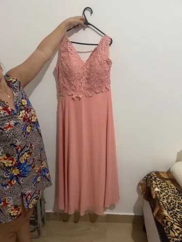 Vende-se vestido de festa novo