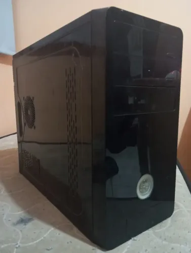 Gabinete de Escritório + Placa Mãe e Processador de Entrada