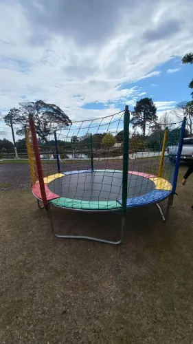 Cama elástica para a festa das crianças! Bairro Uberaba, Cajuru e Boqueirão 80,00 diaria