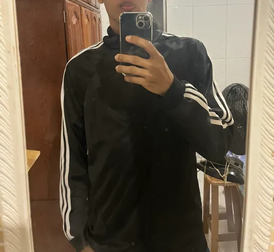 Corta vento preto
