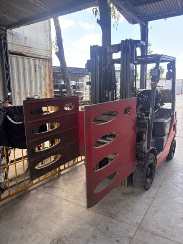 Clamper Hidráulico Saur GHS10F para Empilhadeira - 1.000 kg - 2025