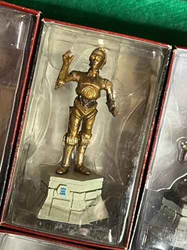 Xadrez Star Wars  (vendo/troco/rolo) 64 peças dois tabuleiros completos