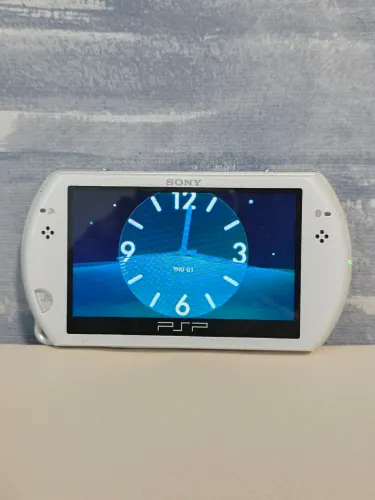 PSP Go Sony (Sem Marcas de Uso / Nunca Desbloqueado) - Raridade no RJ