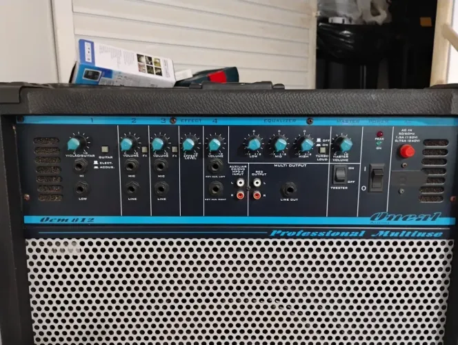 Caixa amplificada Oneal OCM812