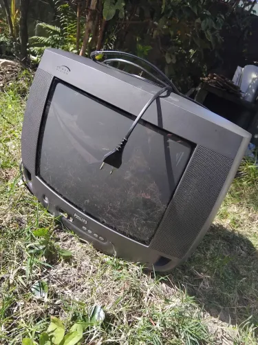 TV de Tubo Philips 14" Funcionando Perfeitamente - Ideal para PS1 e PS2