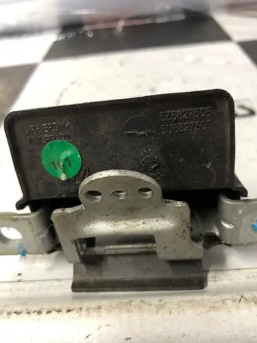 Fechadura Da Tampa Traseira Volkswagen Gol G8 5u6827505