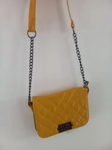 Bolsa de Ombro Amarela