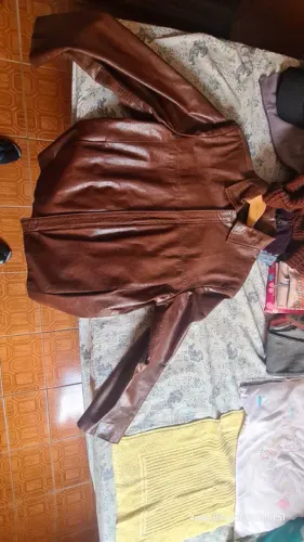 Jaqueta em couro bovino Masculina marrom. TAM.P