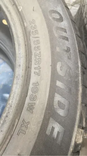 Pneus para azira 235/55/17 usado