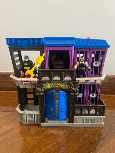 Prisão Gotham + Carrinho Batman Imaginext