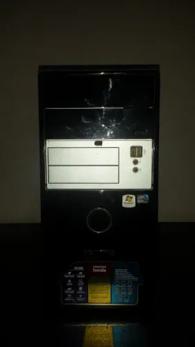 Gabinetes de computador vazios a partir de 50,00
