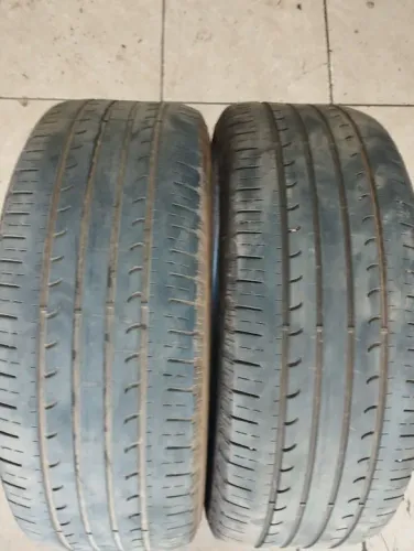 Par de pneus marca Goodyear 215/55/17