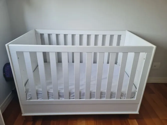 Berço/mini cama Americano Zupy Branco 2 em 1 com colchão 