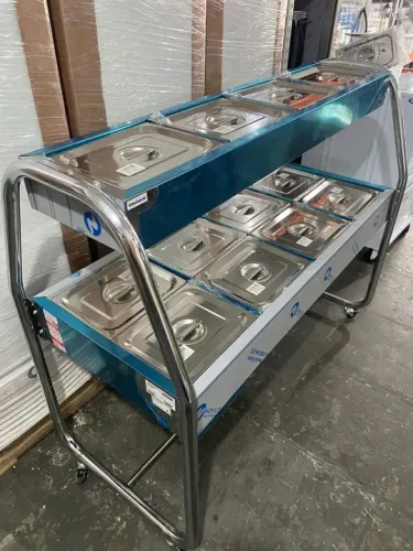 A. Buffet Duplo Venâncio 8 cubas quentes 4 frias no gelo x