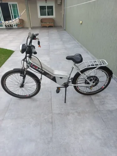 bicicleta elétrica e bike