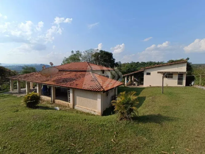Chácara à venda no bairro Floresta Escura em São Pedro - SP