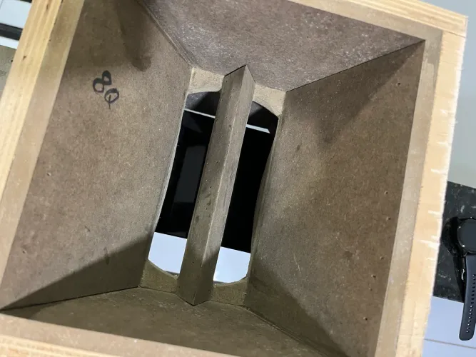 Caixa EAP para médio 8 polegadas