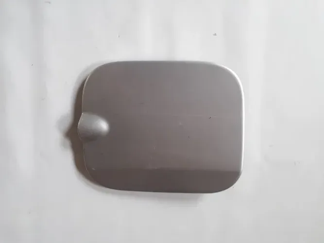 Renault Logan 2010 - Portinhola do tanque - original.