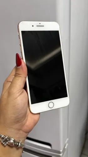 iPhone 8 Plus 