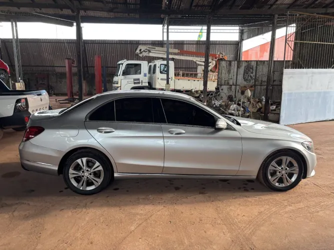 Vendo ou troco em carro ate 50 mil e o restante em dinheiro 