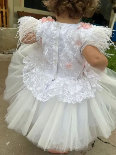 Vestido de festa branco para bebê